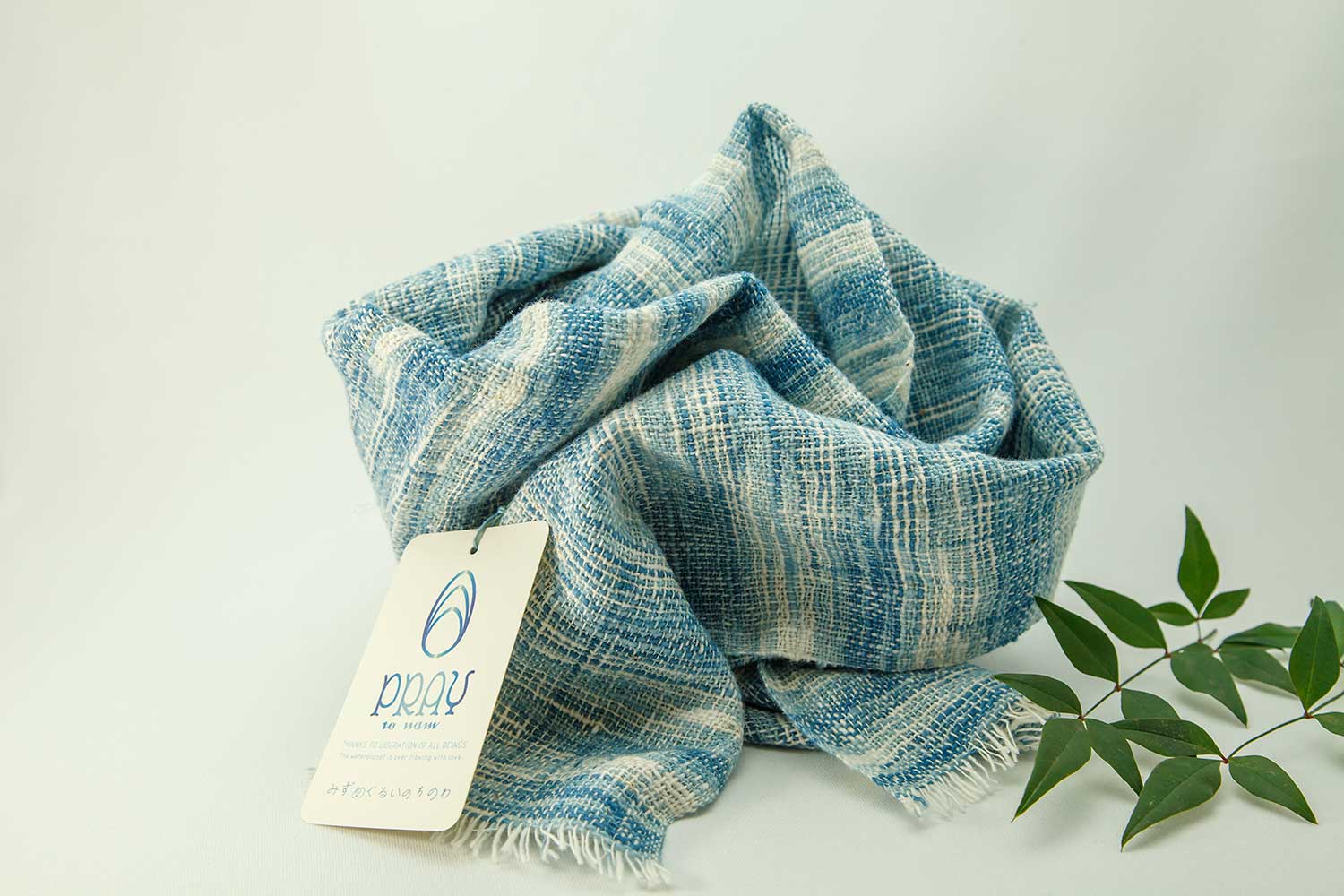 pray to nam ラオス自然栽培綿 ガーデンスカーフ(藍染めグラデーション薄) - 画像 (2)
